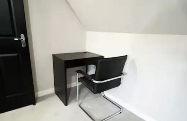Charming 3 Bed Home in Stepps, Glasgow - Garden & Patio - Foto 20