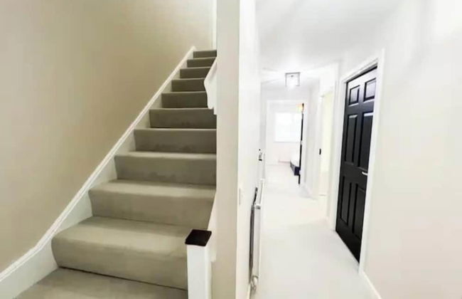 Charming 3 Bed Home in Stepps, Glasgow - Garden & Patio - Foto 57