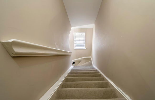 Charming 3 Bed Home in Stepps, Glasgow - Garden & Patio - Foto 50