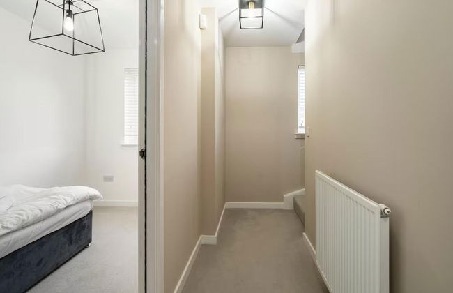 Charming 3 Bed Home in Stepps, Glasgow - Garden & Patio - Foto 47