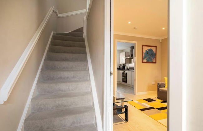 Charming 3 Bed Home in Stepps, Glasgow - Garden & Patio - Foto 53