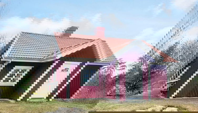 Foto 1 - 4 Person Holiday Home in Lonashult