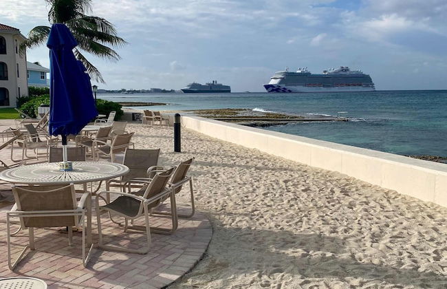 Oceanfront Condo on Seven Mile Beach - Foto 19