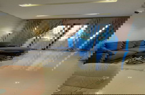 Foto 2 - Elegant Lagoon View With Balcony