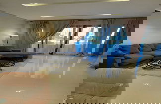 Foto 2 - Elegant Lagoon View With Balcony