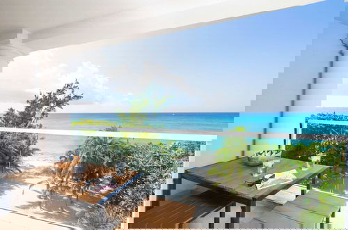 Photo 24 - Seabreeze 8 - Luxury 4-bedroom on Seven Mile Beach