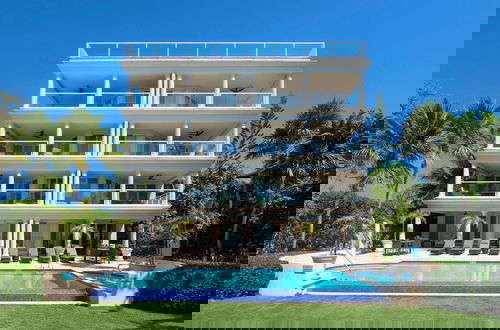 Photo 26 - Seabreeze 8 - Luxury 4-bedroom on Seven Mile Beach