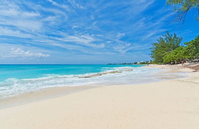 Seabreeze 8 - Luxury 4-bedroom on Seven Mile Beach - Foto 27