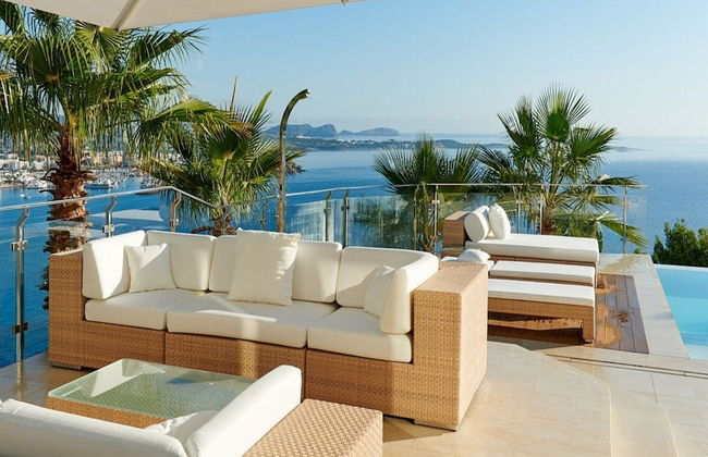 Lavish Villa With Infinity Pool and Views - Foto 40