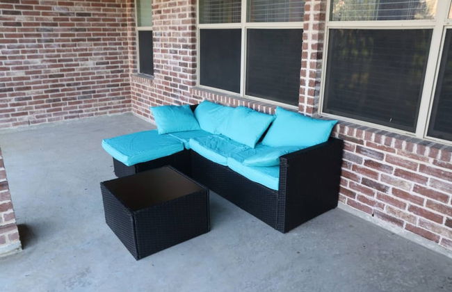 Homify360 5BR Home With Game Room Media Room - Photo 6