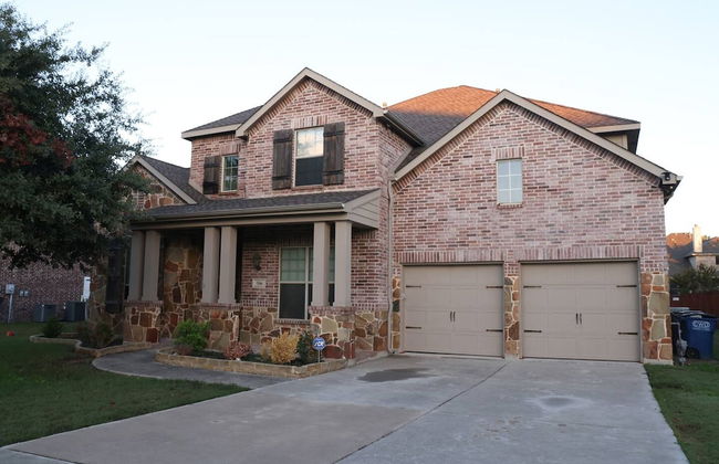 Homify360 5BR Home With Game Room Media Room - Photo 35
