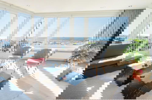 Foto 14 - Renovated Apartment With sea View in Mariakerke