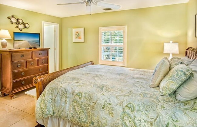 Bird Of Paradise 4 Bedroom Home by RedAwning - Photo 3