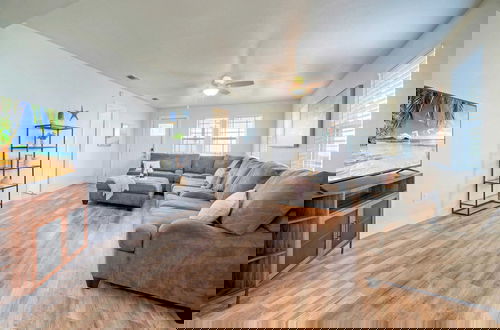 Foto 8 - 2-unit Home in Golf Cart Zone w/ Patio + Balcony Salty Sunshine: Multi-family Retreat