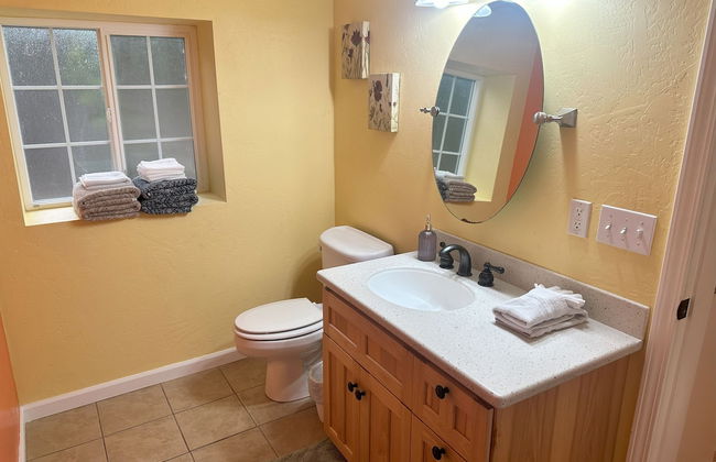 Medford Home and 2 Condos With Pool - Foto 32