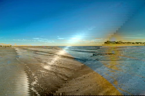 Foto 40 - Cravin Waves Avantstay Beachfront Dune View