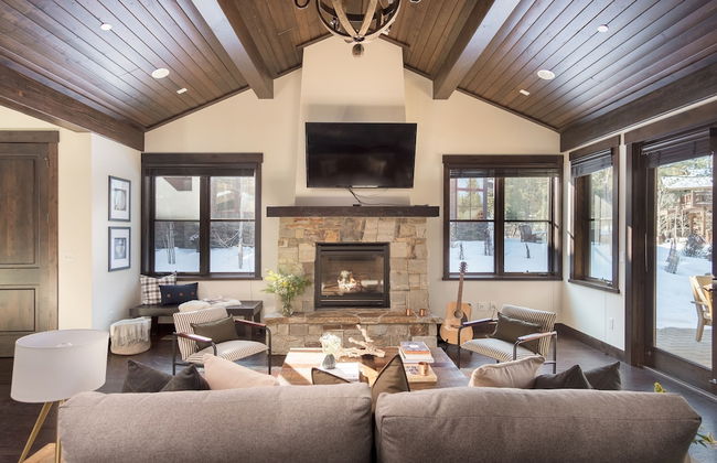 Maple by Avantstay Modern Mountain Home w Cozy Fire Pit 15 Mins frm Northstar - Foto 3