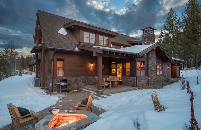 Maple by Avantstay Modern Mountain Home w Cozy Fire Pit 15 Mins frm Northstar - Foto 1