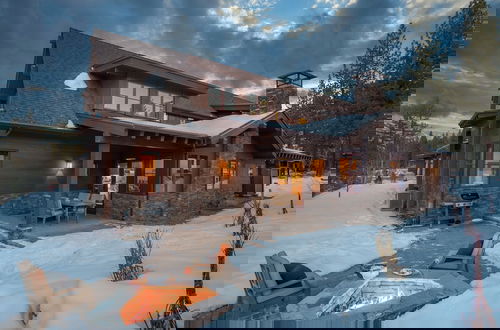 Photo 1 - Maple by Avantstay Modern Mountain Home w Cozy Fire Pit 15 Mins frm Northstar