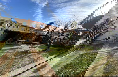 Photo 2 - Apartment in Villa With Garden-rif Gioco