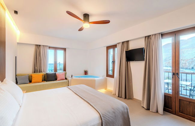 VENTUS Luxury Suites - Photo 20