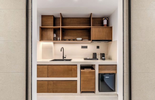 VENTUS Luxury Suites - Photo 1