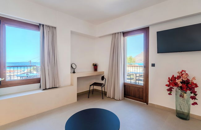 VENTUS Luxury Suites - Photo 34