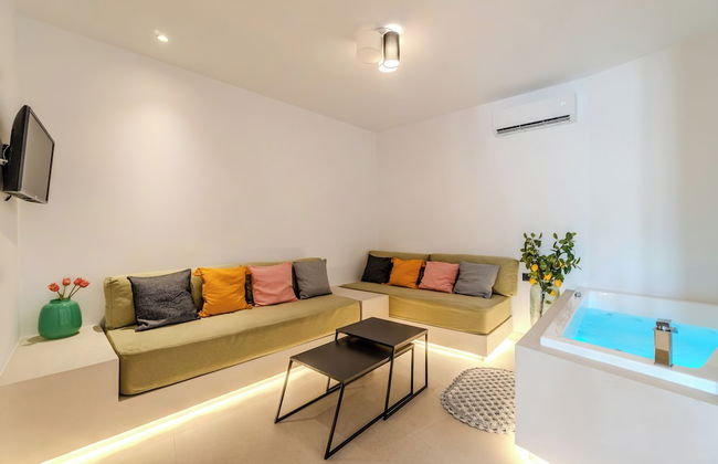 VENTUS Luxury Suites - Photo 10