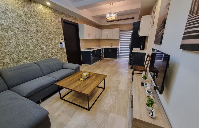 Charming Amman Apartment With Central Air-con & Street Parking - Photo 12