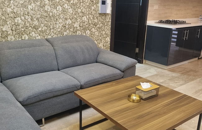 Charming Amman Apartment With Central Air-con & Street Parking - Photo 10