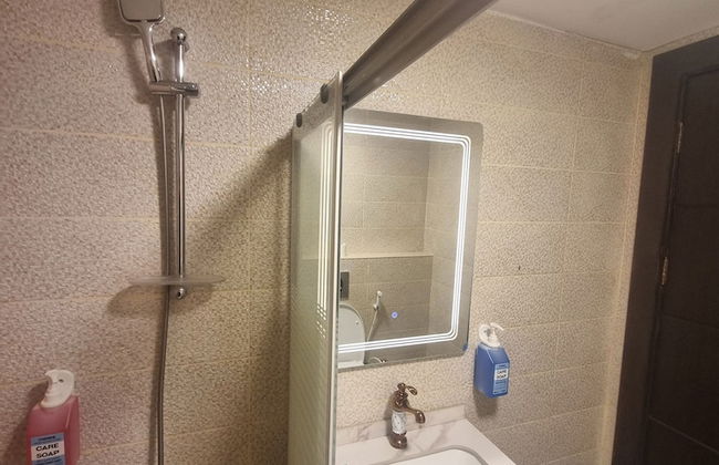 Charming Amman Apartment With Central Air-con & Street Parking - Photo 17