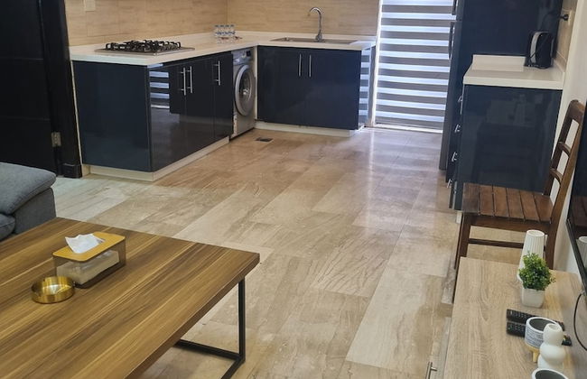 Charming Amman Apartment With Central Air-con & Street Parking - Photo 9