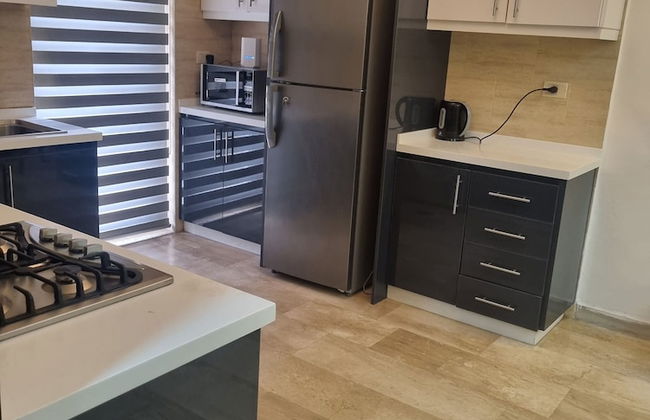 Charming Amman Apartment With Central Air-con & Street Parking - Photo 8