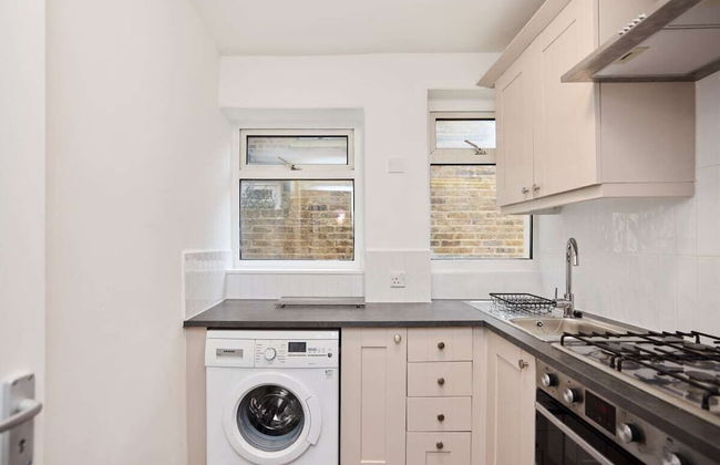 The Maida Hill Hideout - 2bdr Flat With Courtyard - Photo 18