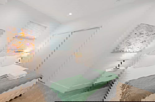 Foto 19 - Not Affected by the Fire/modern 5BR Home With Parking, Near LA Attractions #4