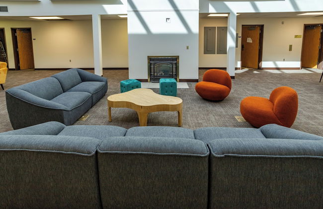 Brewster Hall - Foto 14