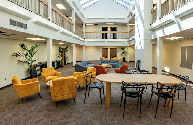 Brewster Hall - Foto 13