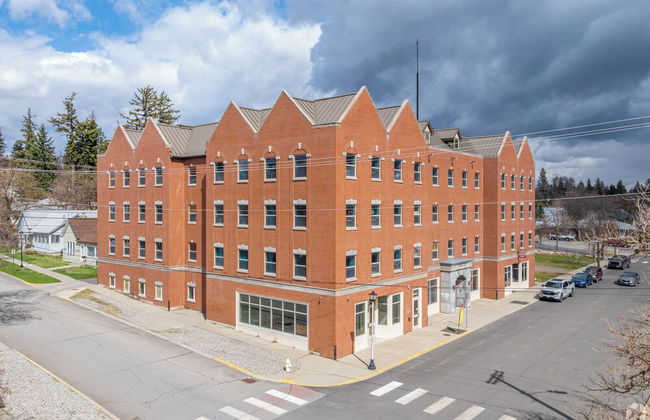 Brewster Hall - Foto 24