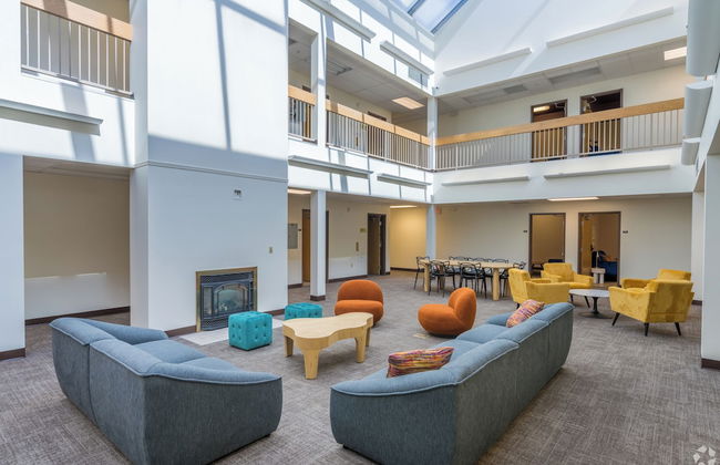 Brewster Hall - Foto 5