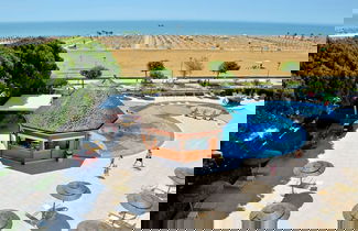Foto 1 - Beachfront Apartment With a big Terrace