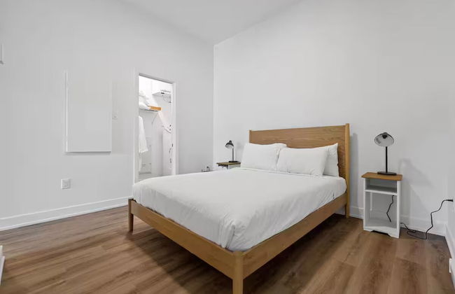 Chelsea Suites - Photo 17
