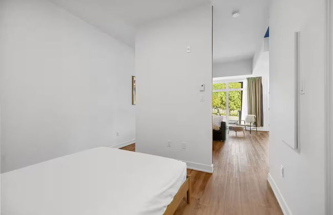 Chelsea Suites - Photo 16