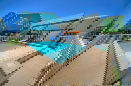 Photo 35 - Reel Life Dreams by Avantstay Pool Near Beach