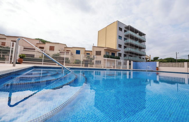 Apartment With Community Pool for 4 People - Riells Area - Foto 1