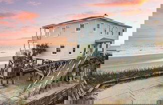 Photo 1 - Poseidon By Avantstay On The Beach Two Ocean Facing Balconies Hot Tub
