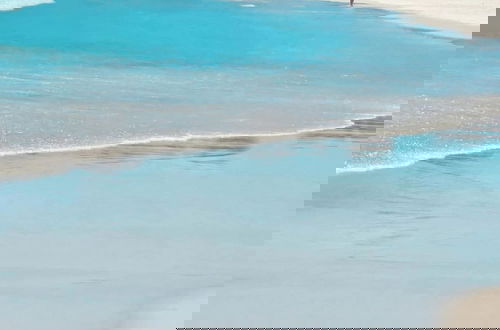 Foto 36 - Bask in Beach Luxury!