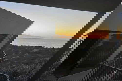 Foto 18 - Whispering Waves - Serene Langebaan Getaway With Breathtaking Views