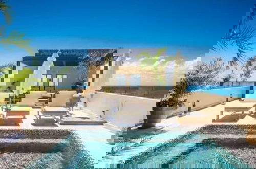 Foto 18 - 2 Br. With Rooftop Pool and Stunning Ocean View