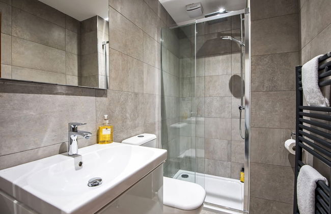 The Montague - Photo 14
