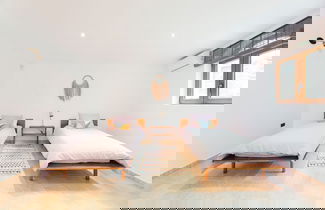 Foto 2 - Luxurious 5 Bedroom Villa With Waterfall Closeby